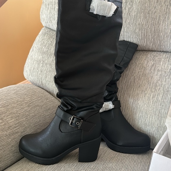 Super cute- Dream Pairs knee high boots. BRAND NEW IN BOX - Picture 1 of 7